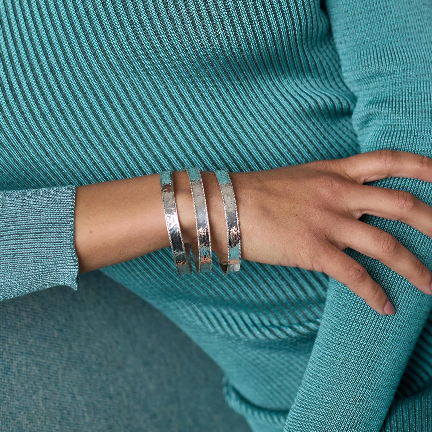 Medium Savoy Bangle in Silver