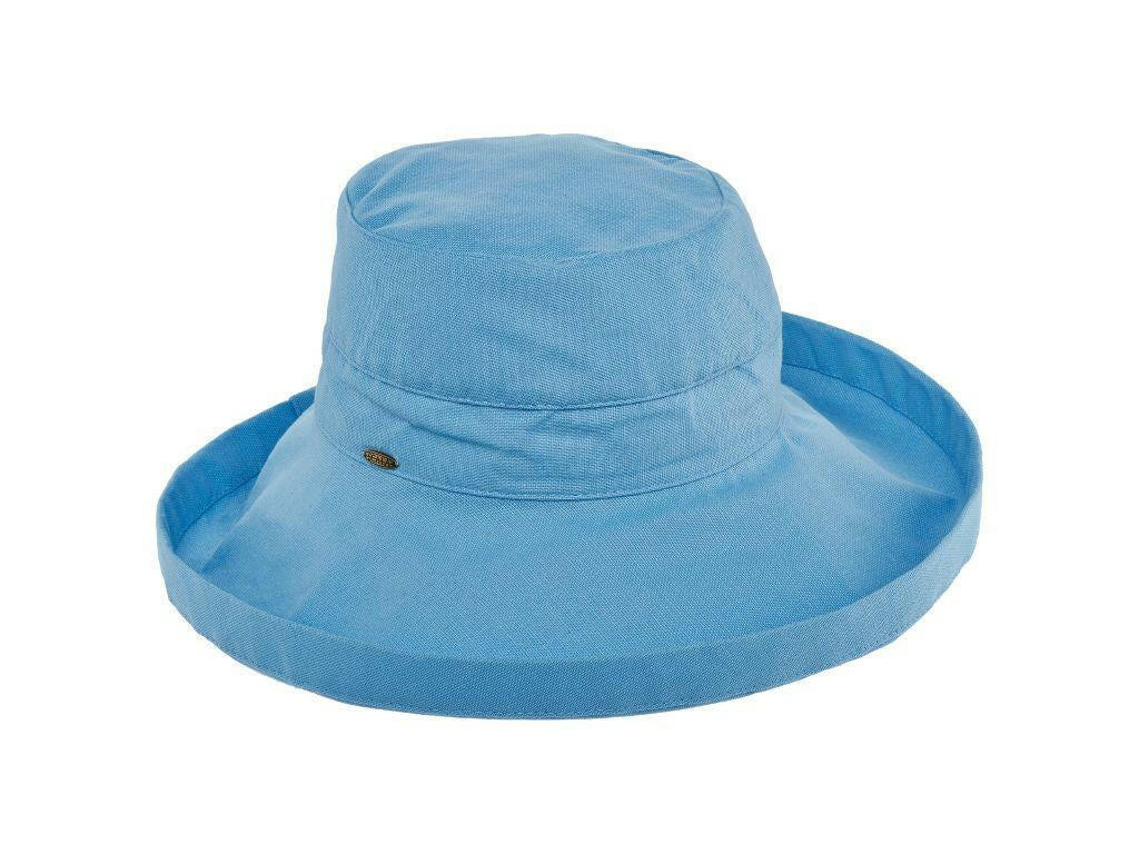 Giana Hat.