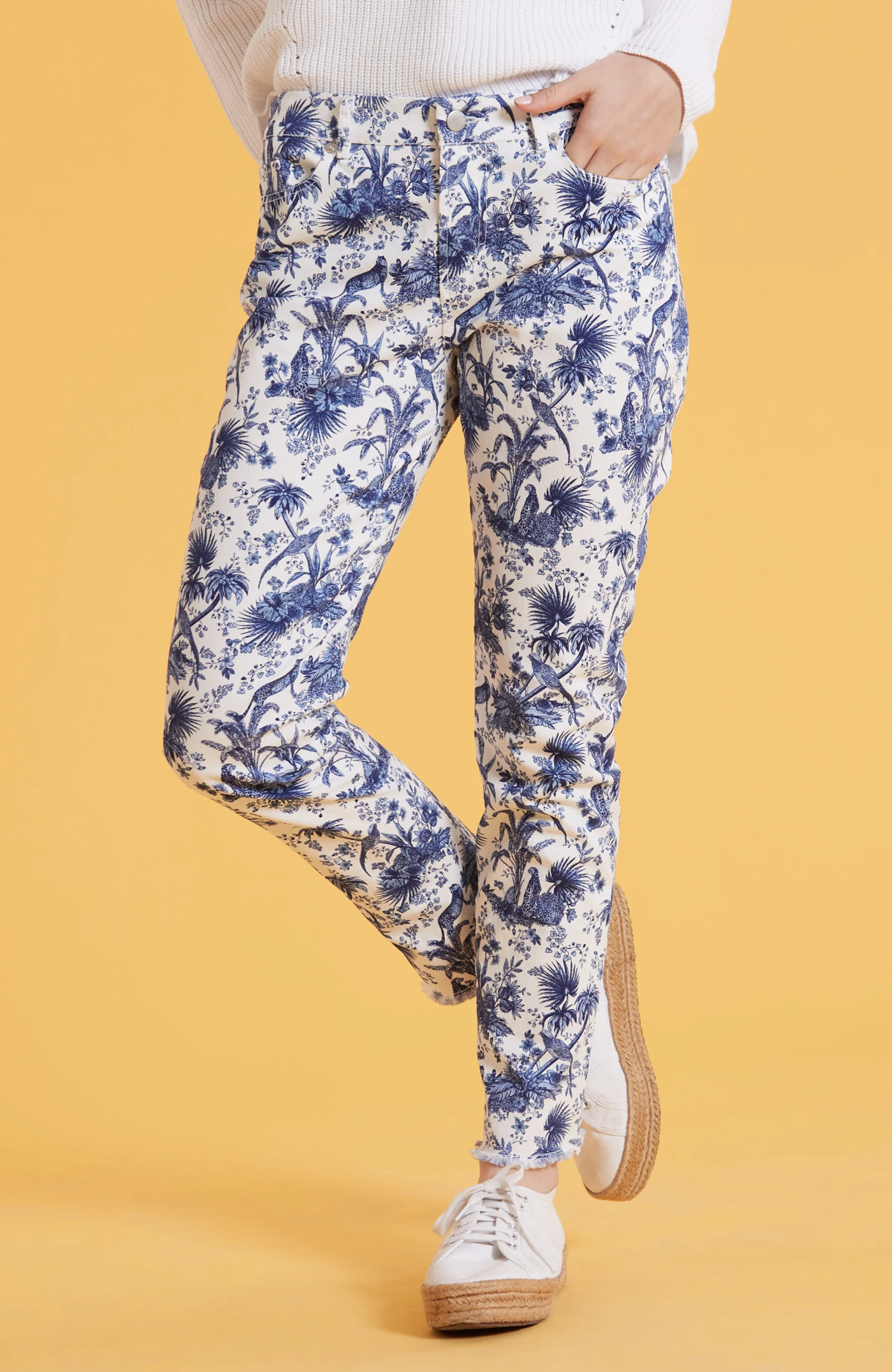 Twill Frayed Toile Jean - The French Shoppe