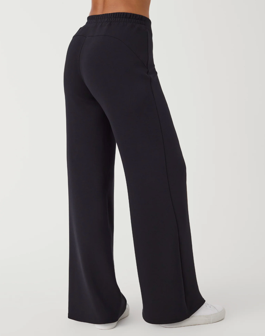 Airessentials Wide Leg Pant in Lunar - The French Shoppe